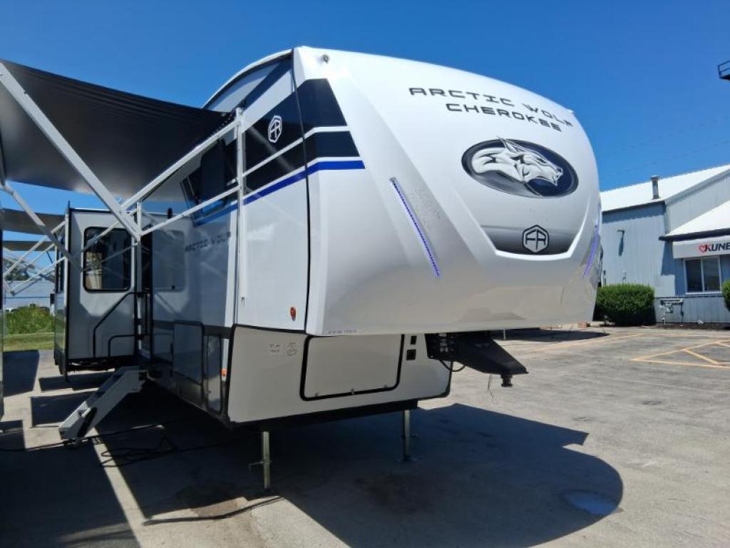2027 Forest River Rv Cherokee Arctic Wolf 37LOFT in sterling heights MI
