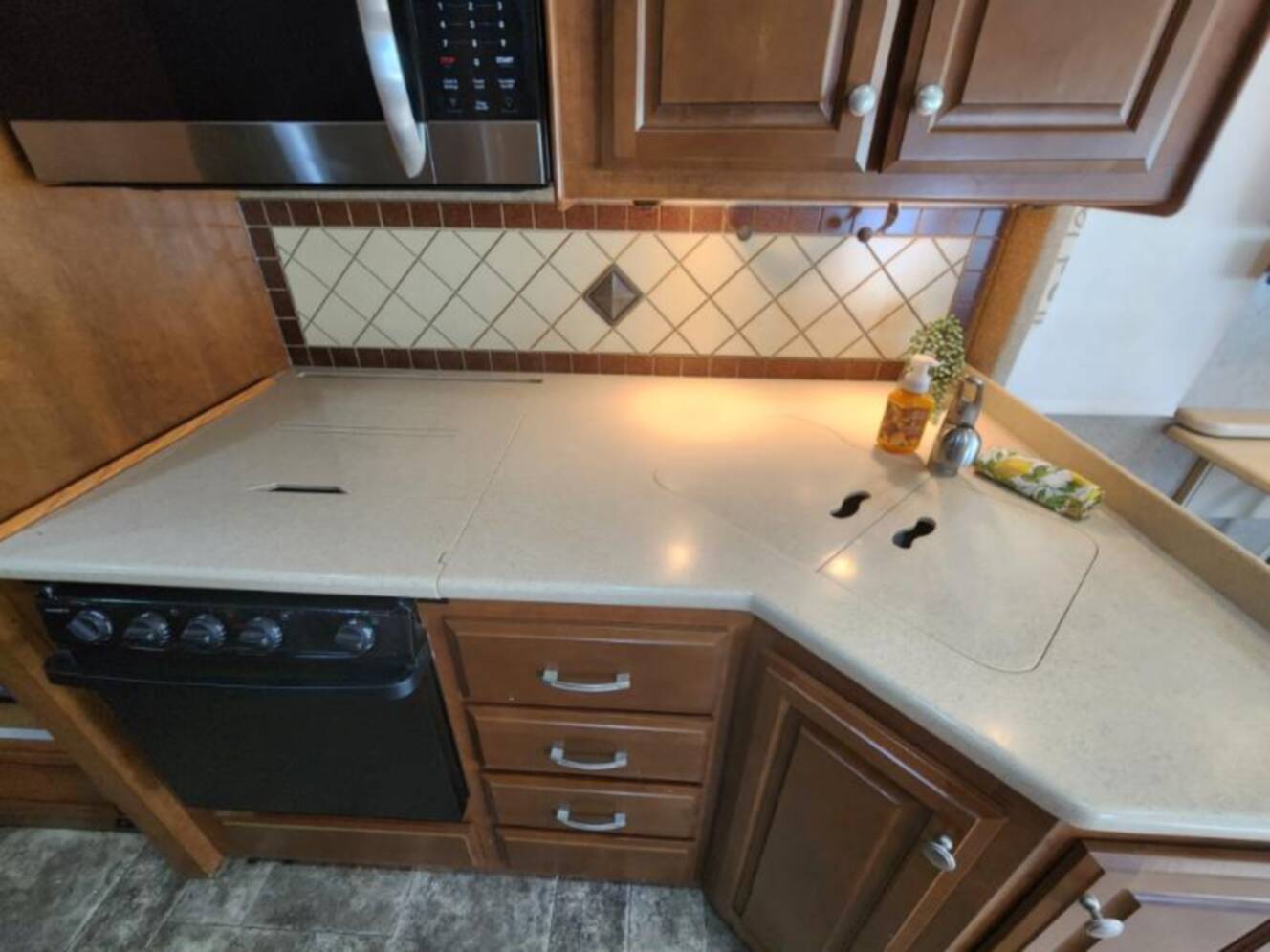 A photo of this 2013 Thor Motor Coach Palazzo 33.2