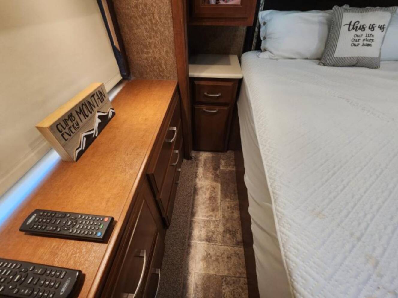 A photo of this 2013 Thor Motor Coach Palazzo 33.2