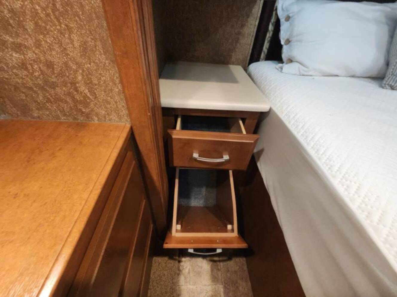 A photo of this 2013 Thor Motor Coach Palazzo 33.2