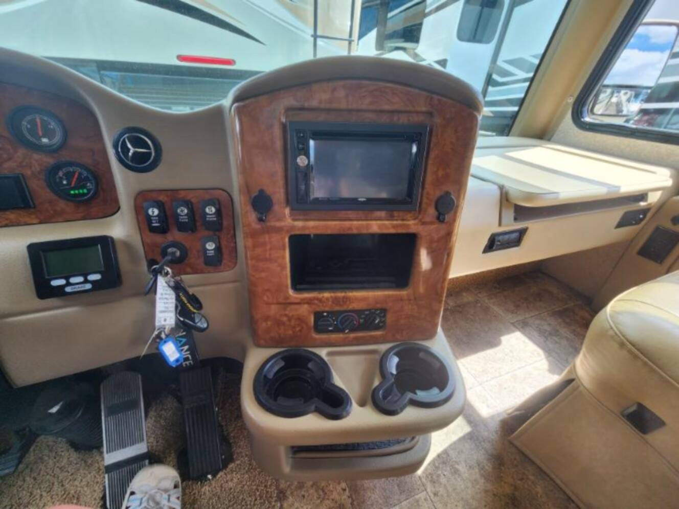 A photo of this 2013 Thor Motor Coach Palazzo 33.2