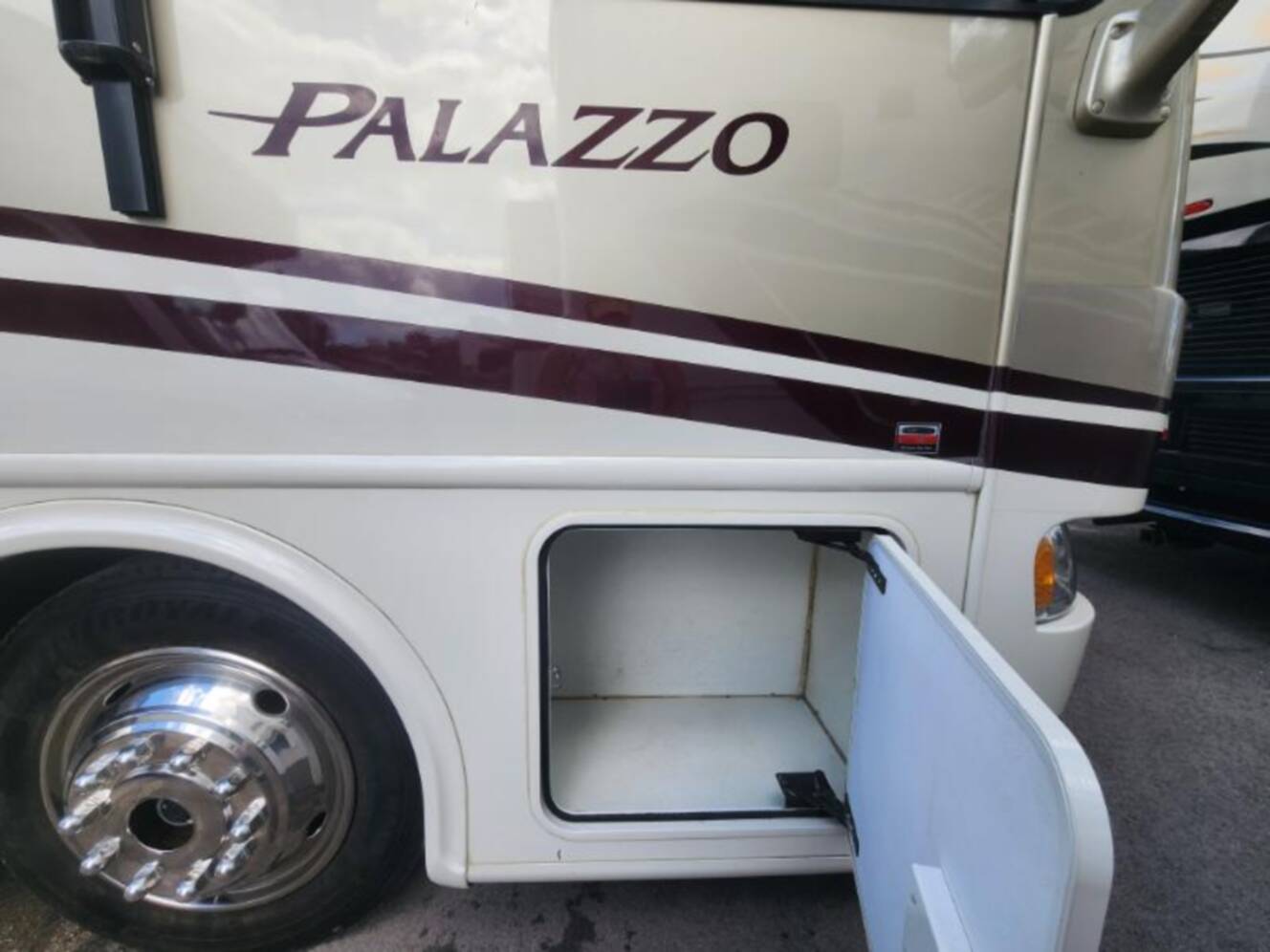 A photo of this 2013 Thor Motor Coach Palazzo 33.2