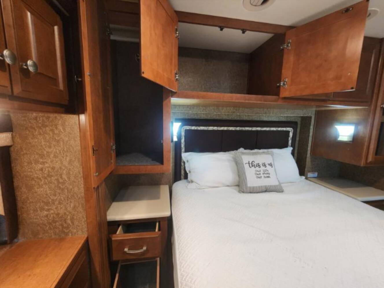 A photo of this 2013 Thor Motor Coach Palazzo 33.2