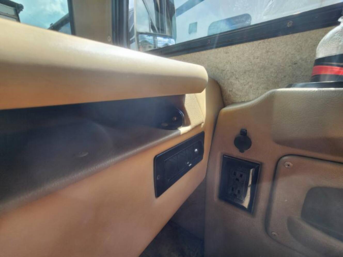 A photo of this 2013 Thor Motor Coach Palazzo 33.2