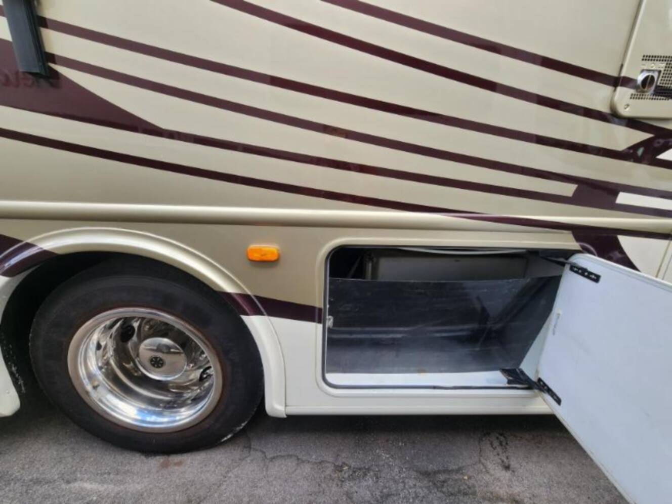 A photo of this 2013 Thor Motor Coach Palazzo 33.2