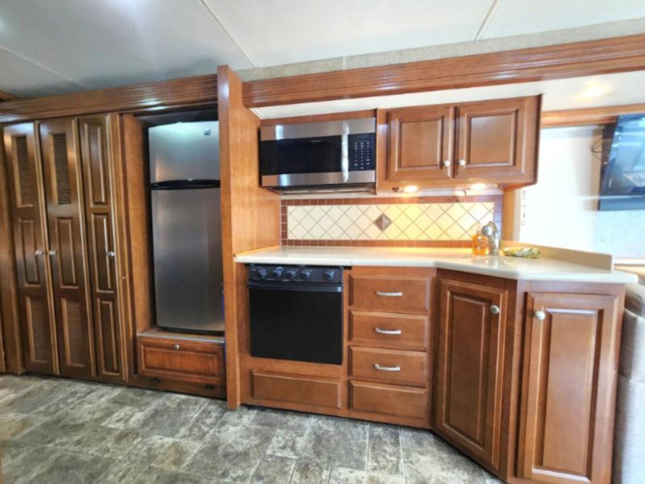 A photo of this 2013 Thor Motor Coach Palazzo 33.2