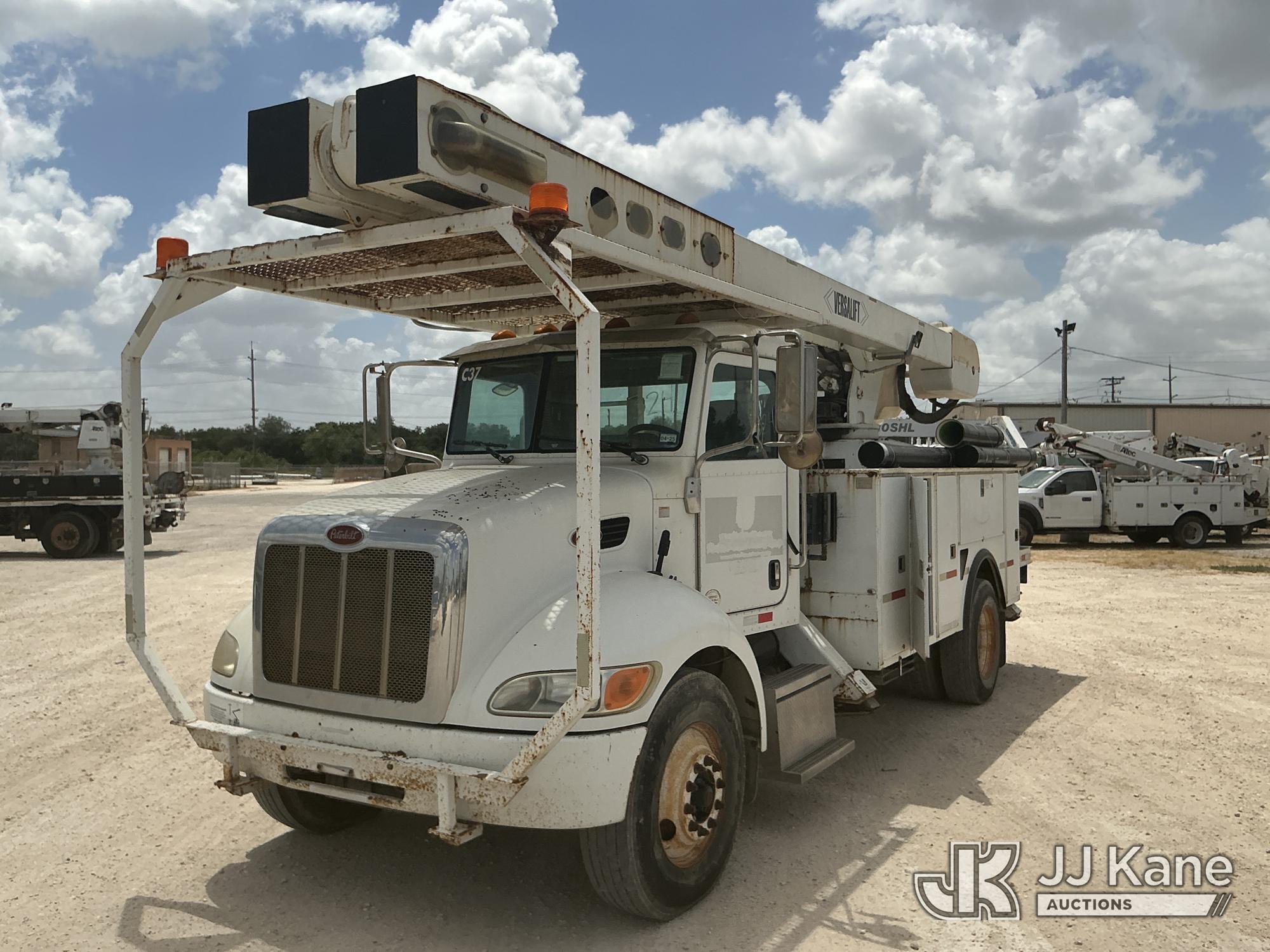 2013 Peterbilt 337 in Olmito, TX