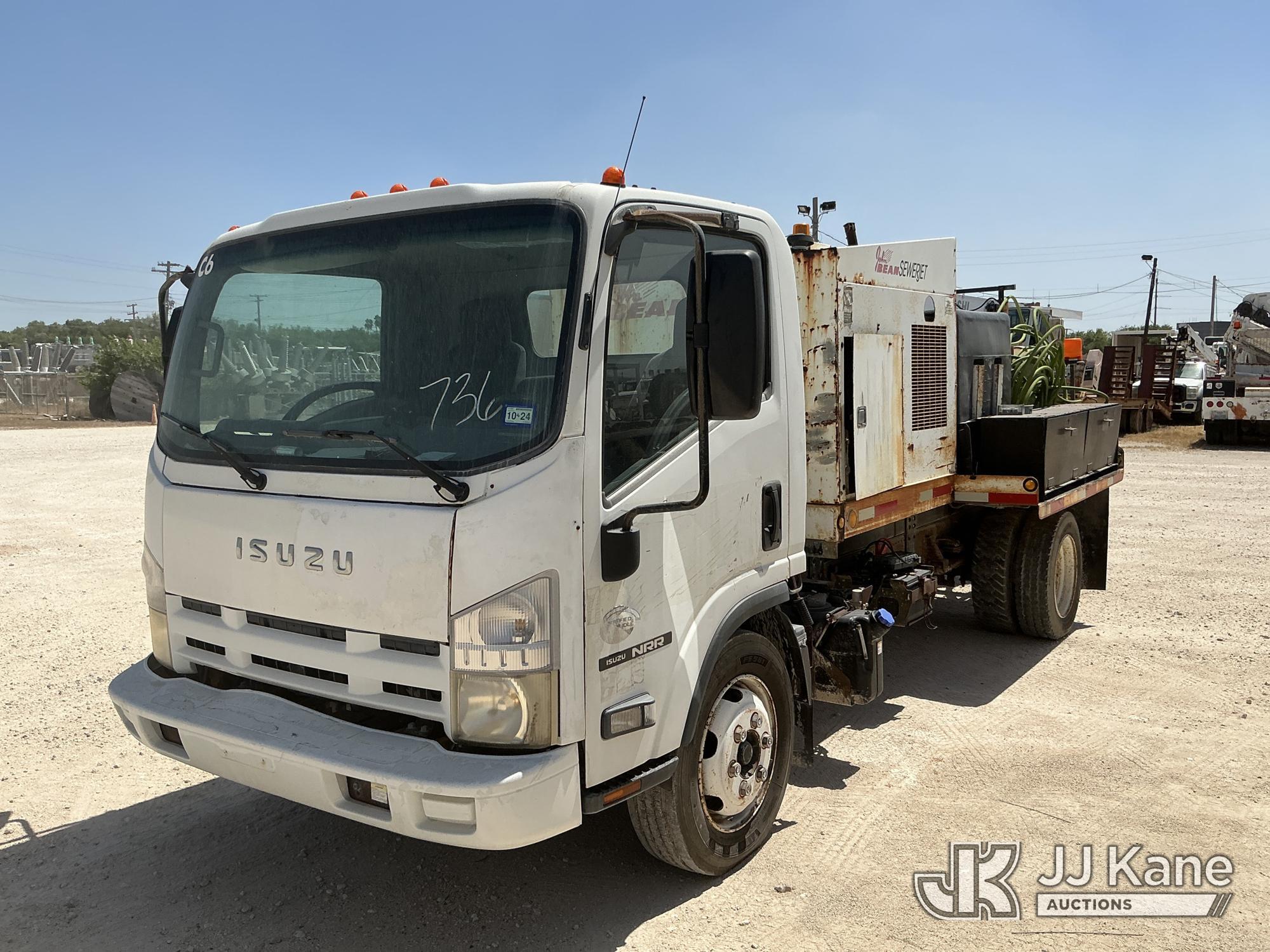 2013 ISUZU NRR in Olmito, TX