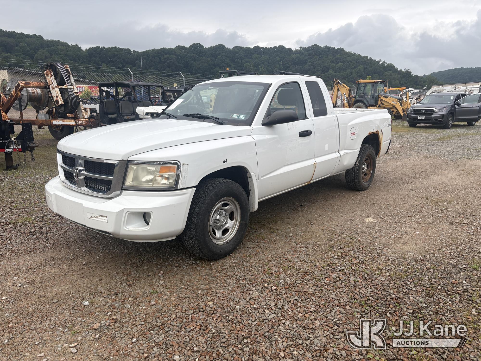 2011 DODGE DAKOTA in Smock, PA