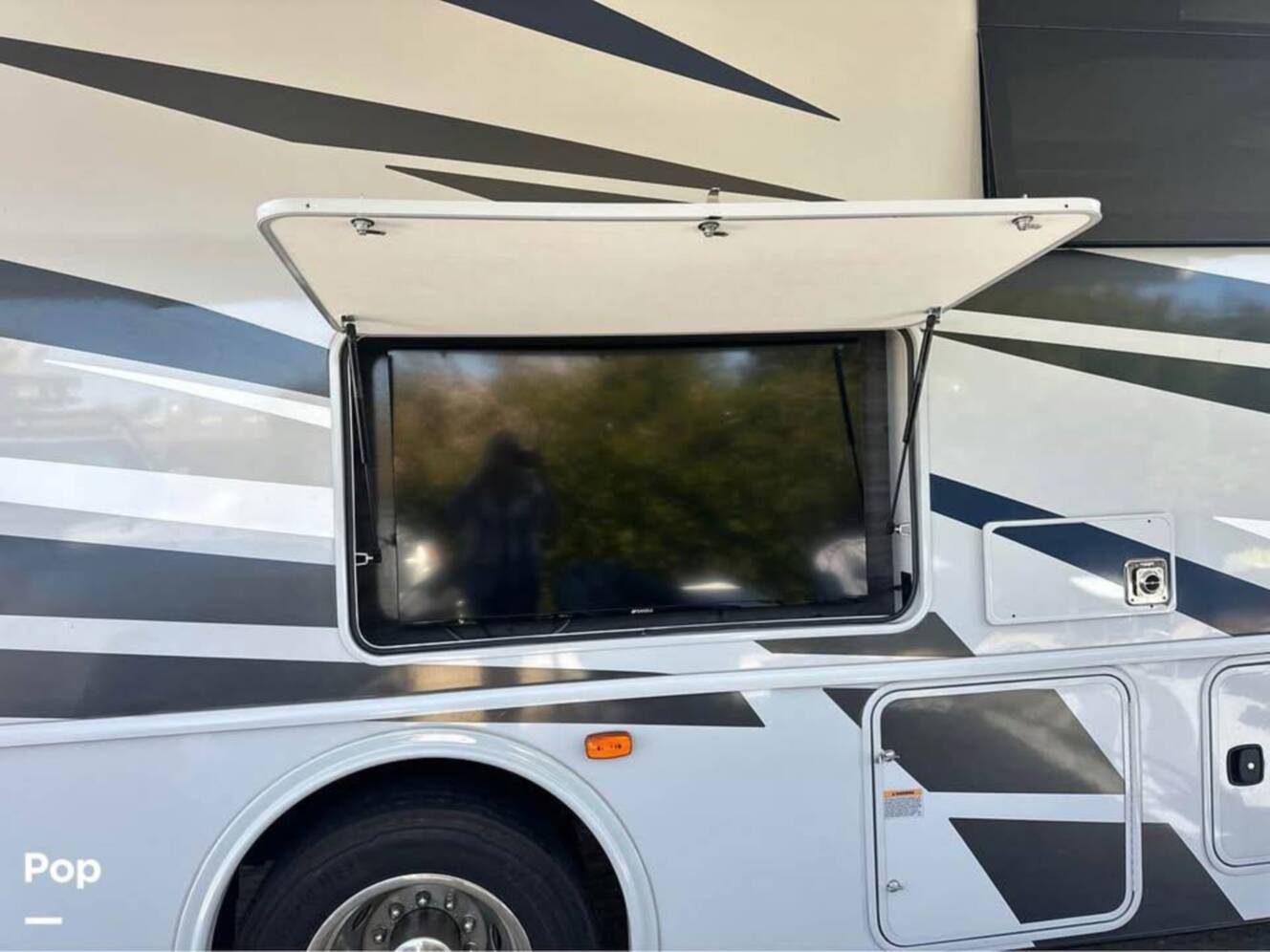 A photo of this 2023 Fleetwood Flair 29m