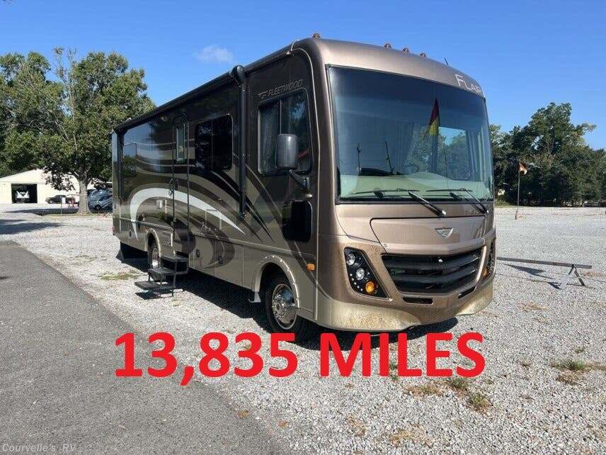 2016 Fleetwood Flair 29T RV