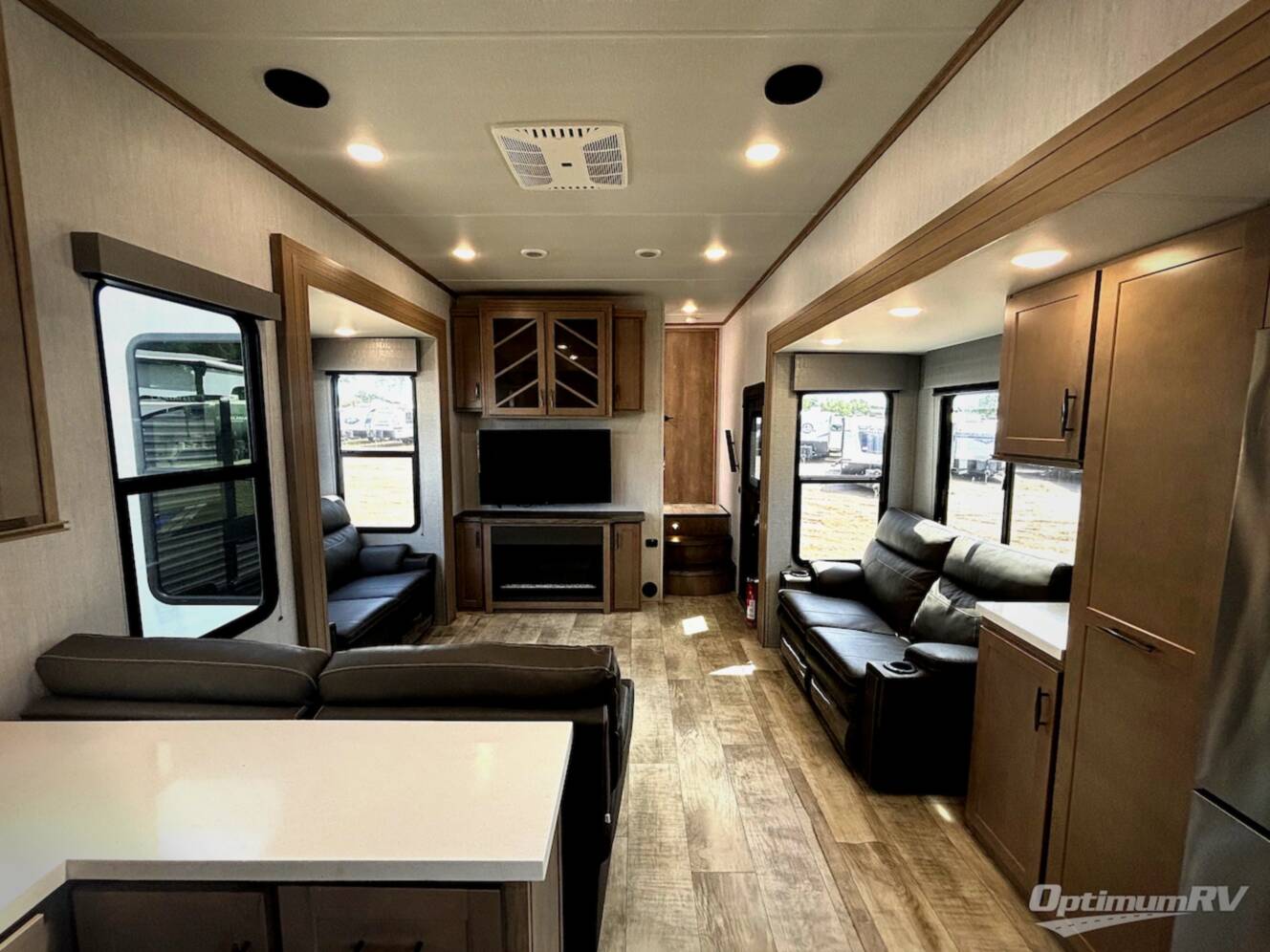 A photo of this 2024 Grand Design Momentum G-Class 415G