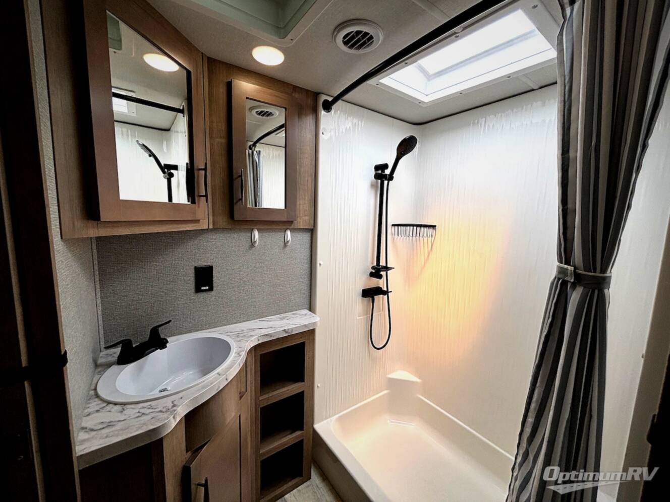 A photo of this 2024 Grand Design Momentum G-Class 415G
