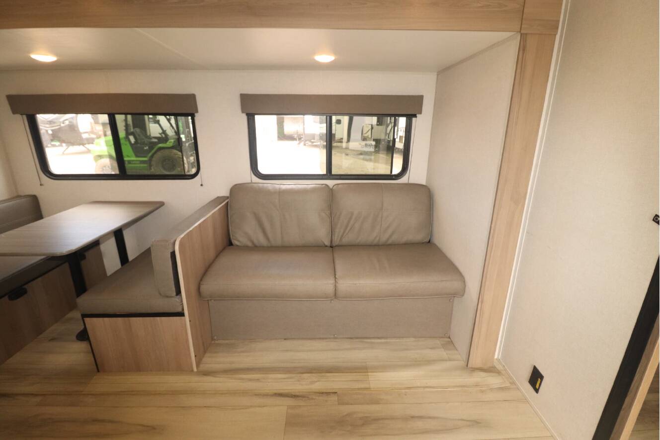 A photo of this 2025 Keystone Coleman 25B
