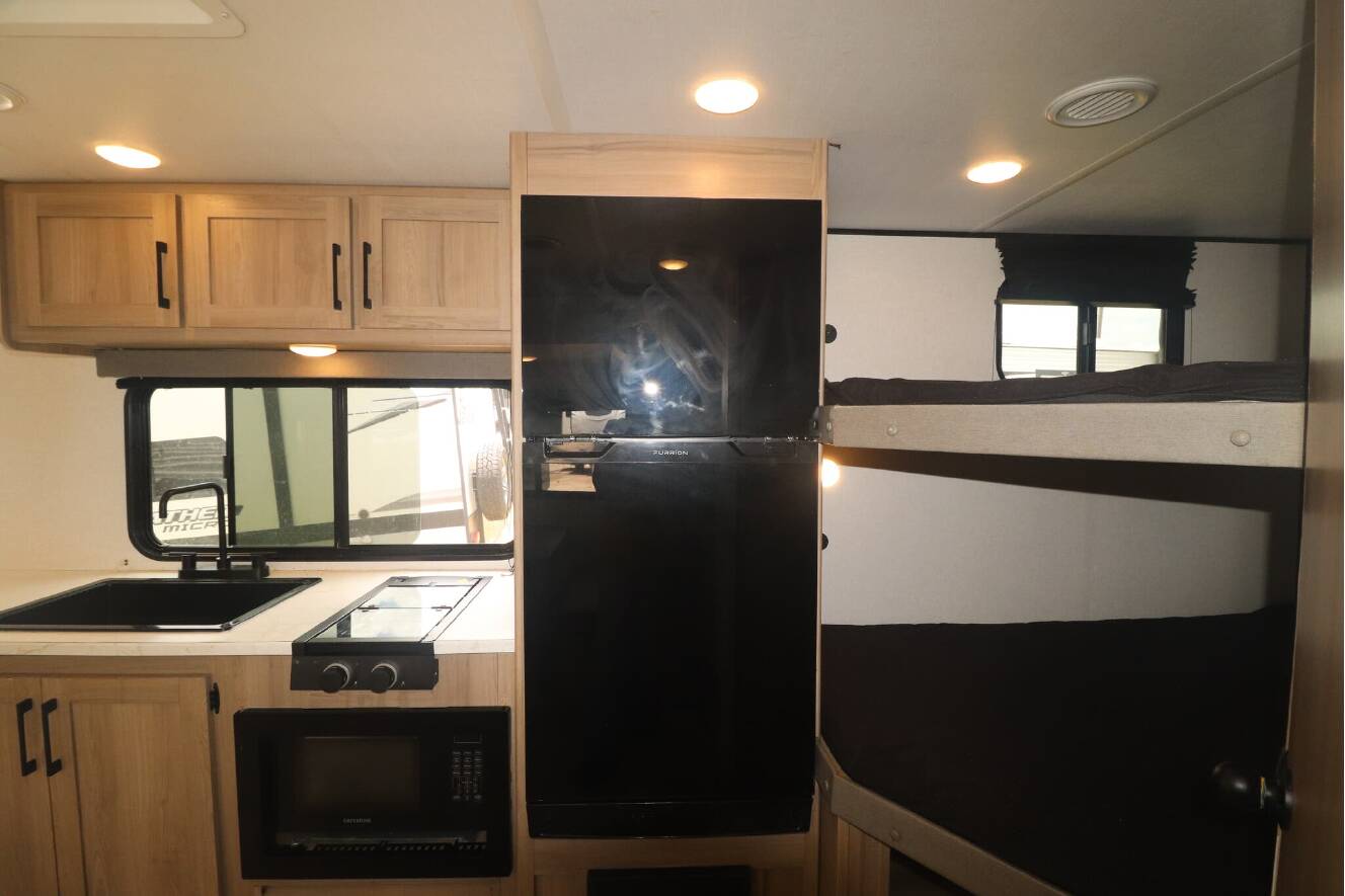 A photo of this 2025 Keystone Coleman 25B
