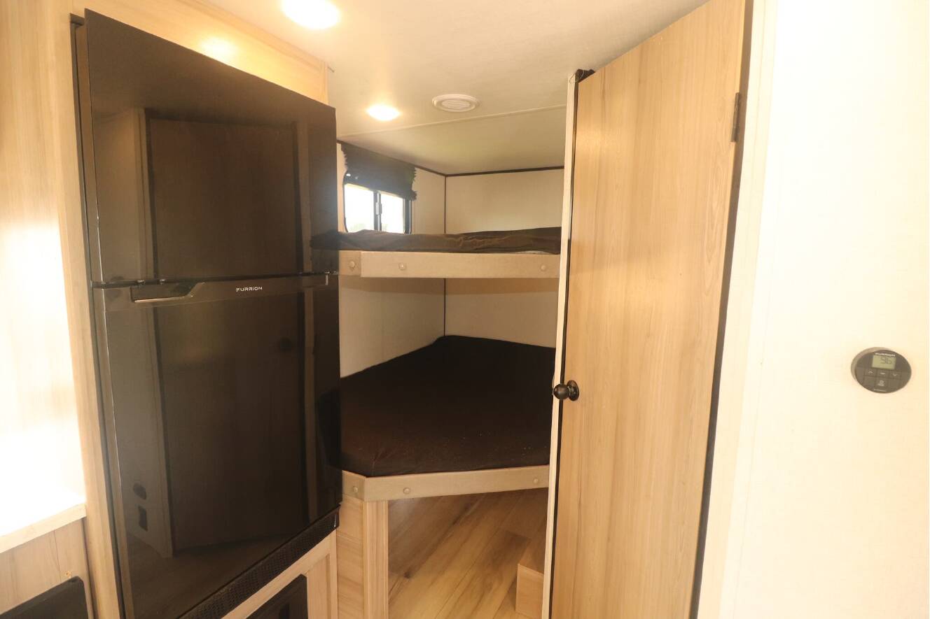 A photo of this 2025 Keystone Coleman 25B