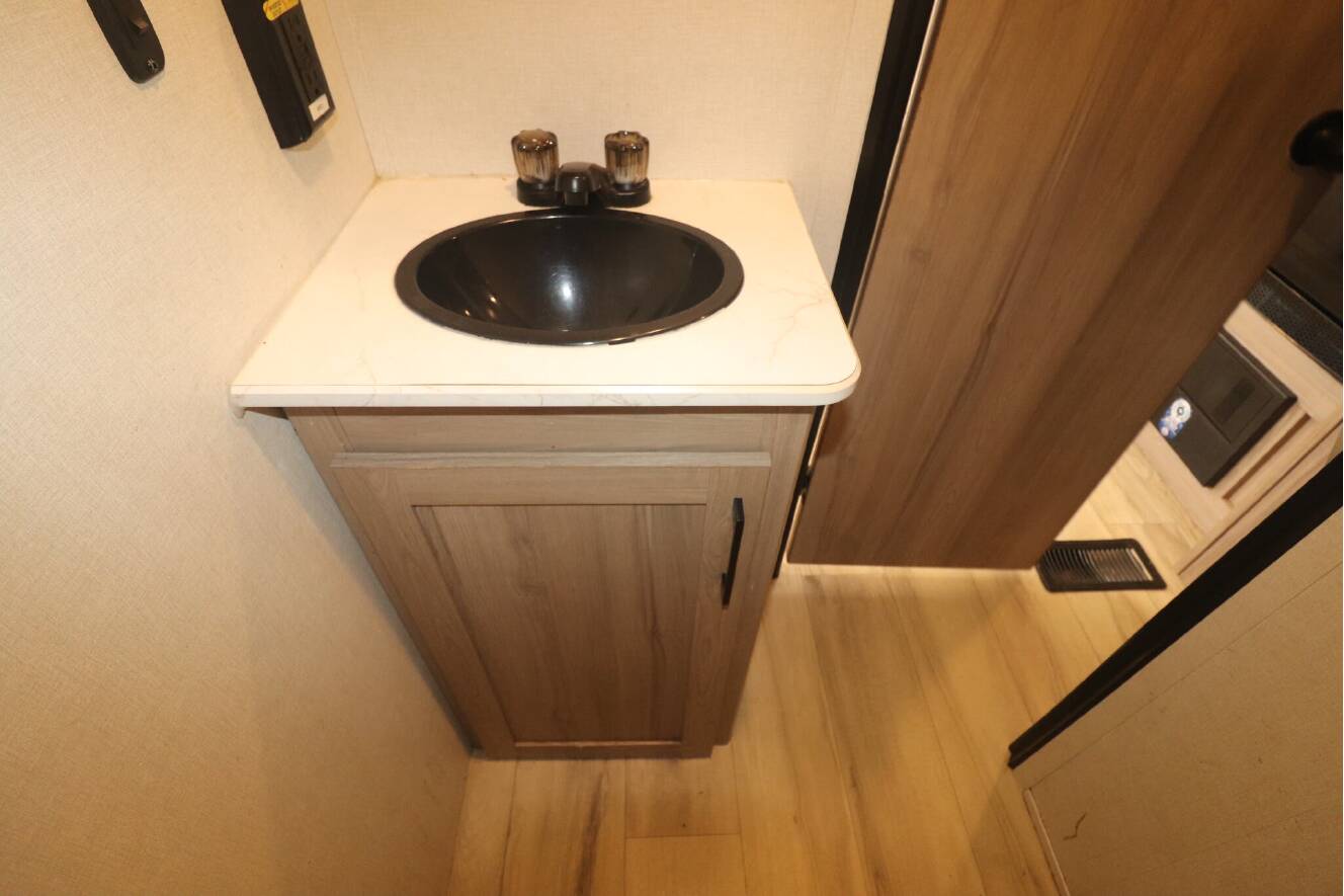 A photo of this 2025 Keystone Coleman 25B
