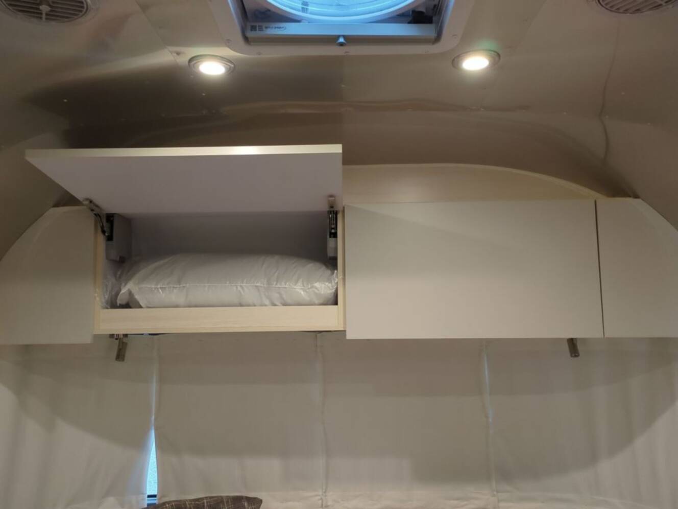 A photo of this 2026 Airstream Flying Cloud 23FB