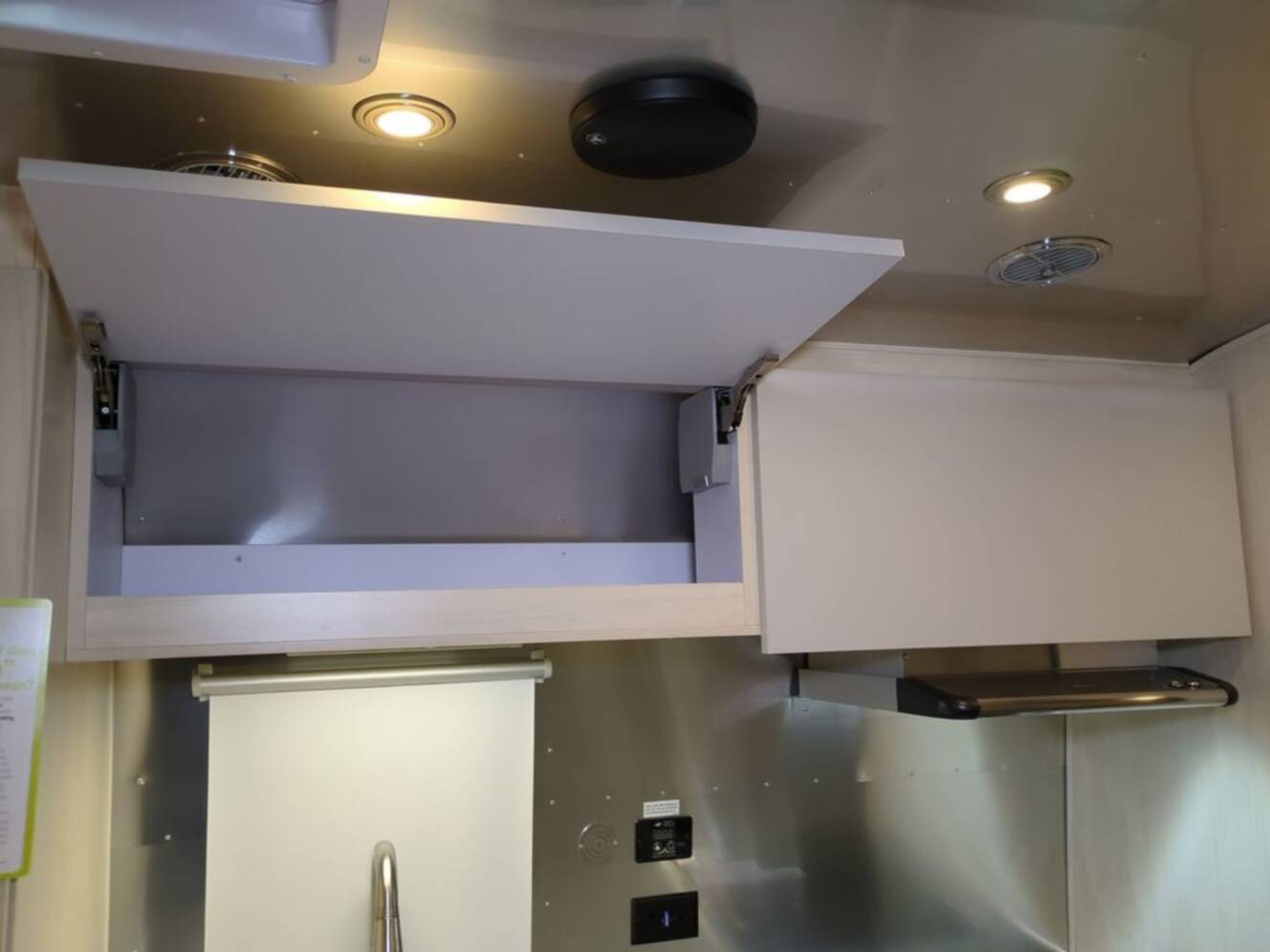 A photo of this 2026 Airstream Flying Cloud 23FB