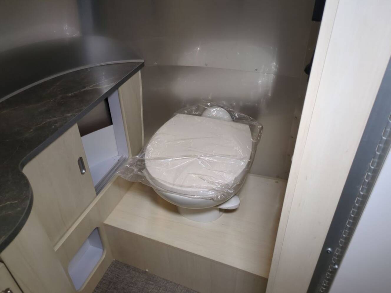 A photo of this 2026 Airstream Flying Cloud 23FB