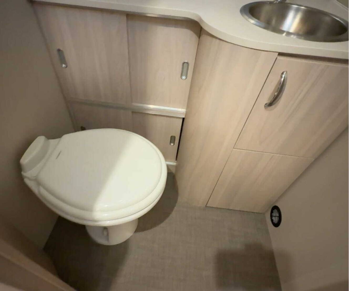 A photo of this 2022 Airstream Globetrotter 27FB Twin