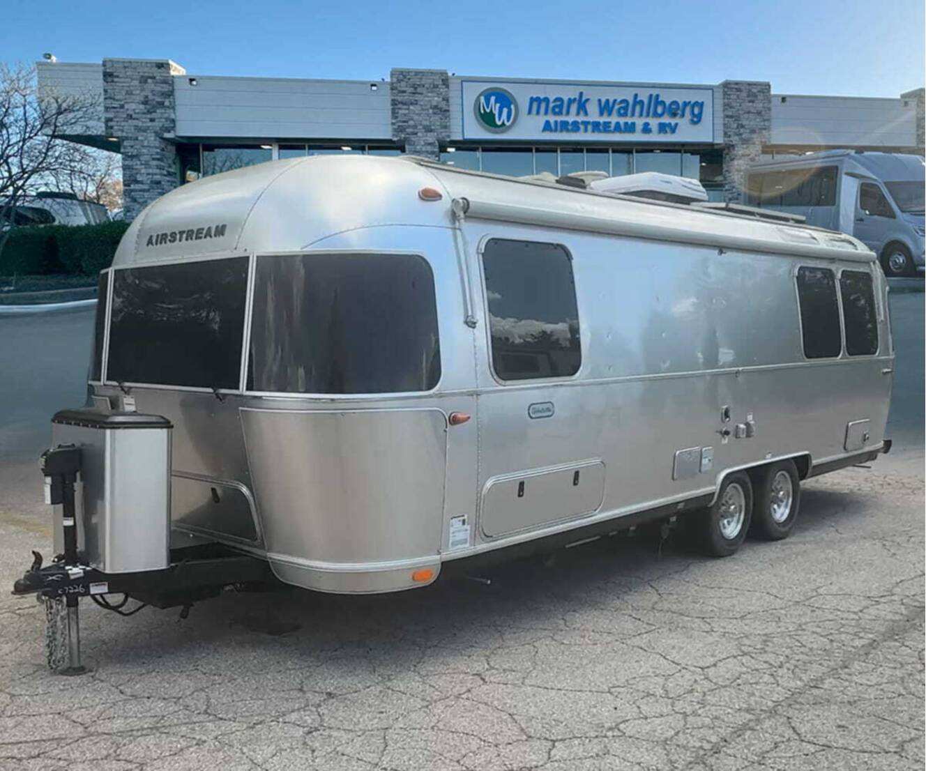 A photo of this 2022 Airstream Globetrotter 27FB Twin