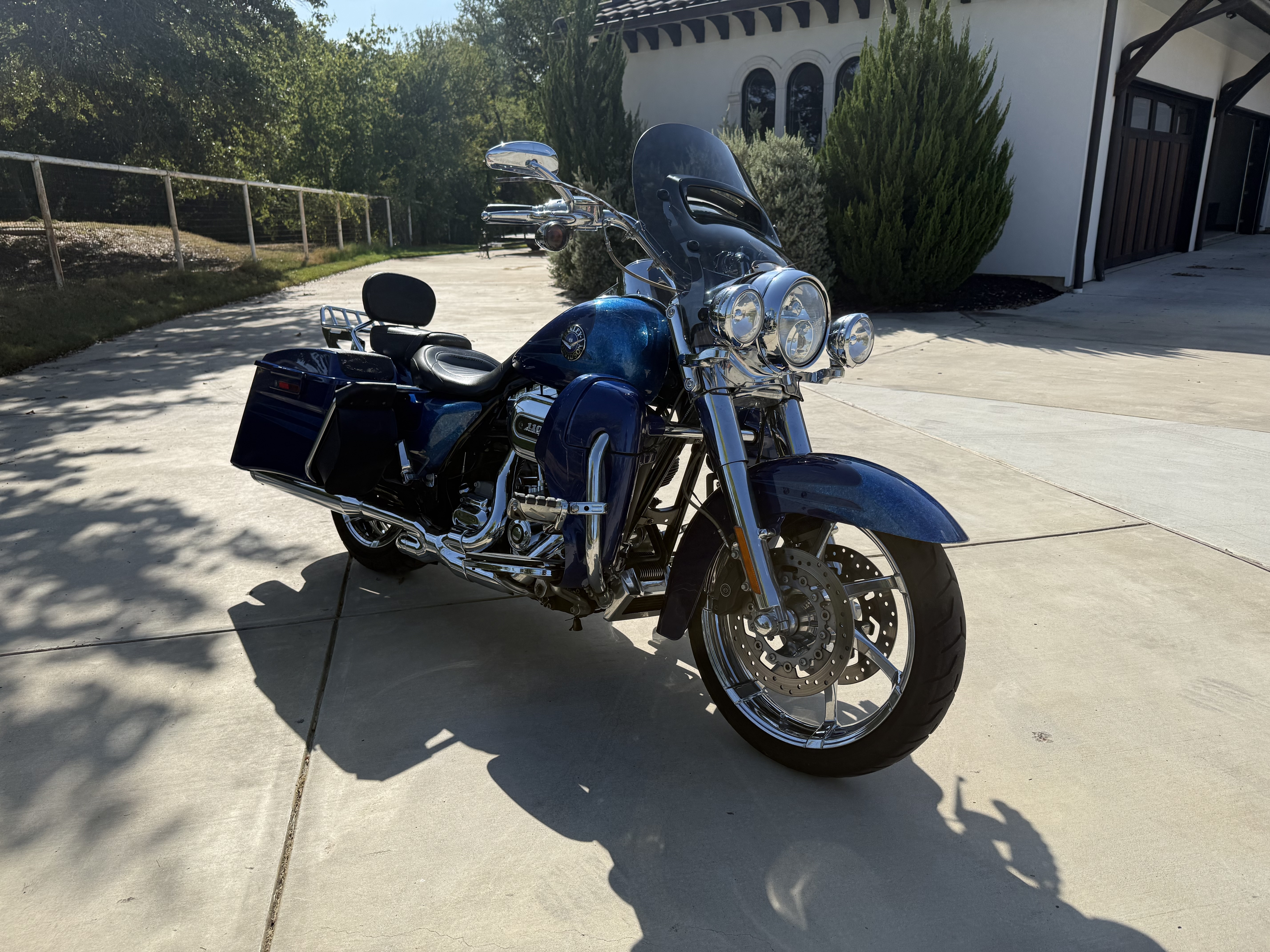 2013 Harley-Davidson ROAD KING CVO Touring motorcycle