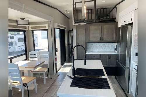 2023 Forest River CEDAR CREEK COTTAGE 40CDL in wichita KS