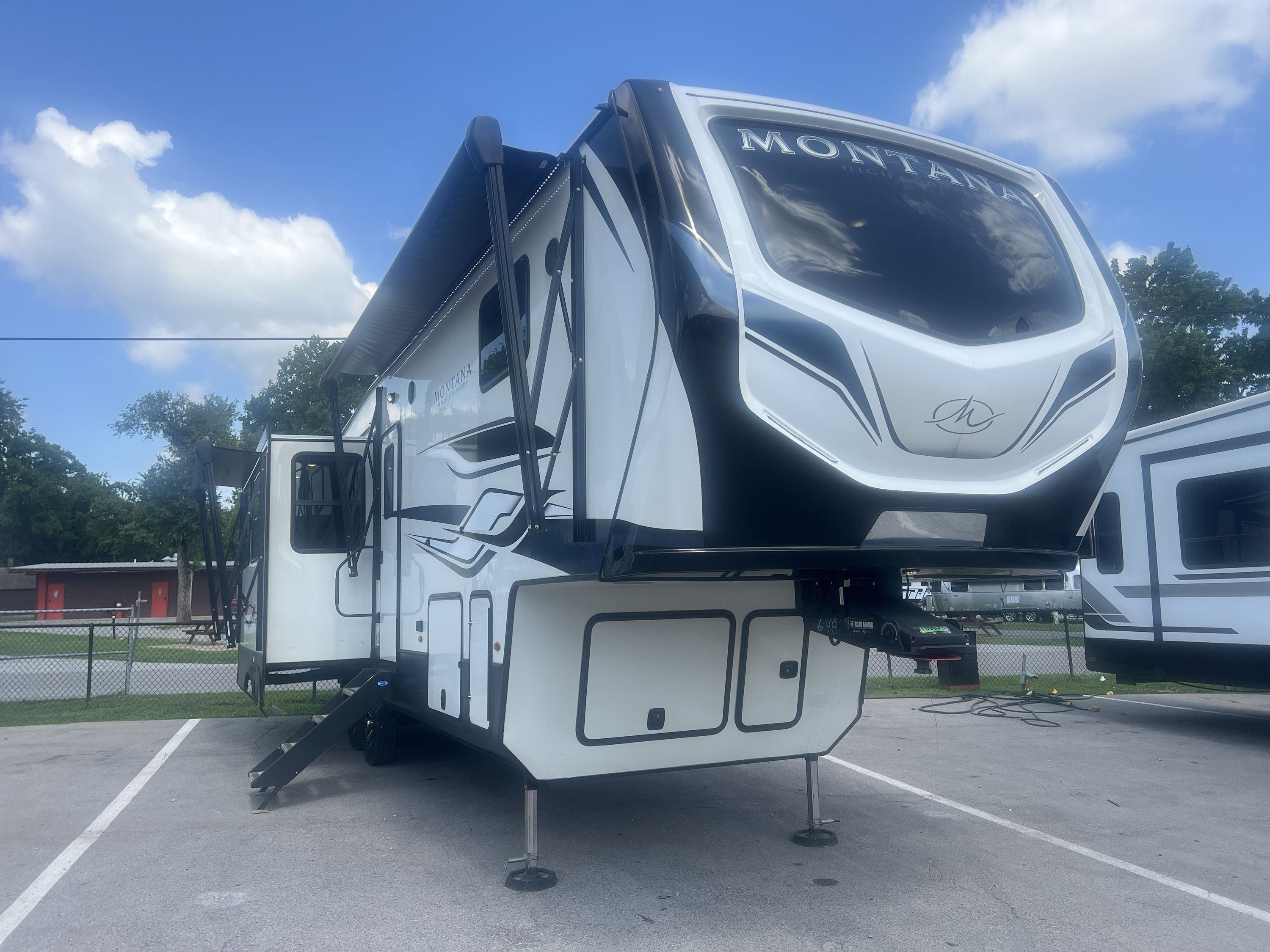 2023 Keystone MONTANA HIGH COUNTRY 295RL RV
