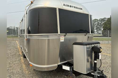2020 Airstream CARAVEL 22FB in thornburg VA