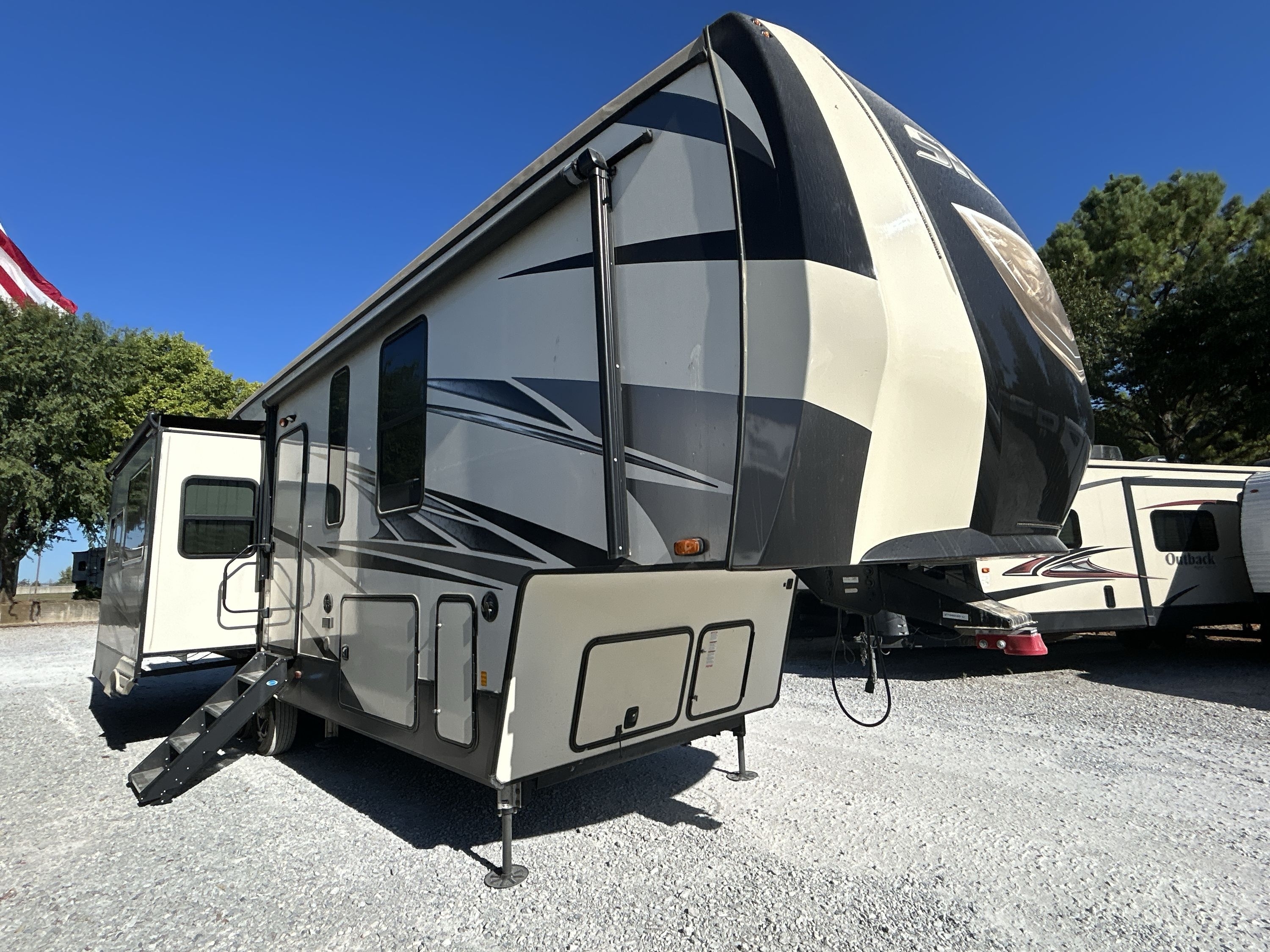 2020 Forest River SIERRA 321RL in lowell AR