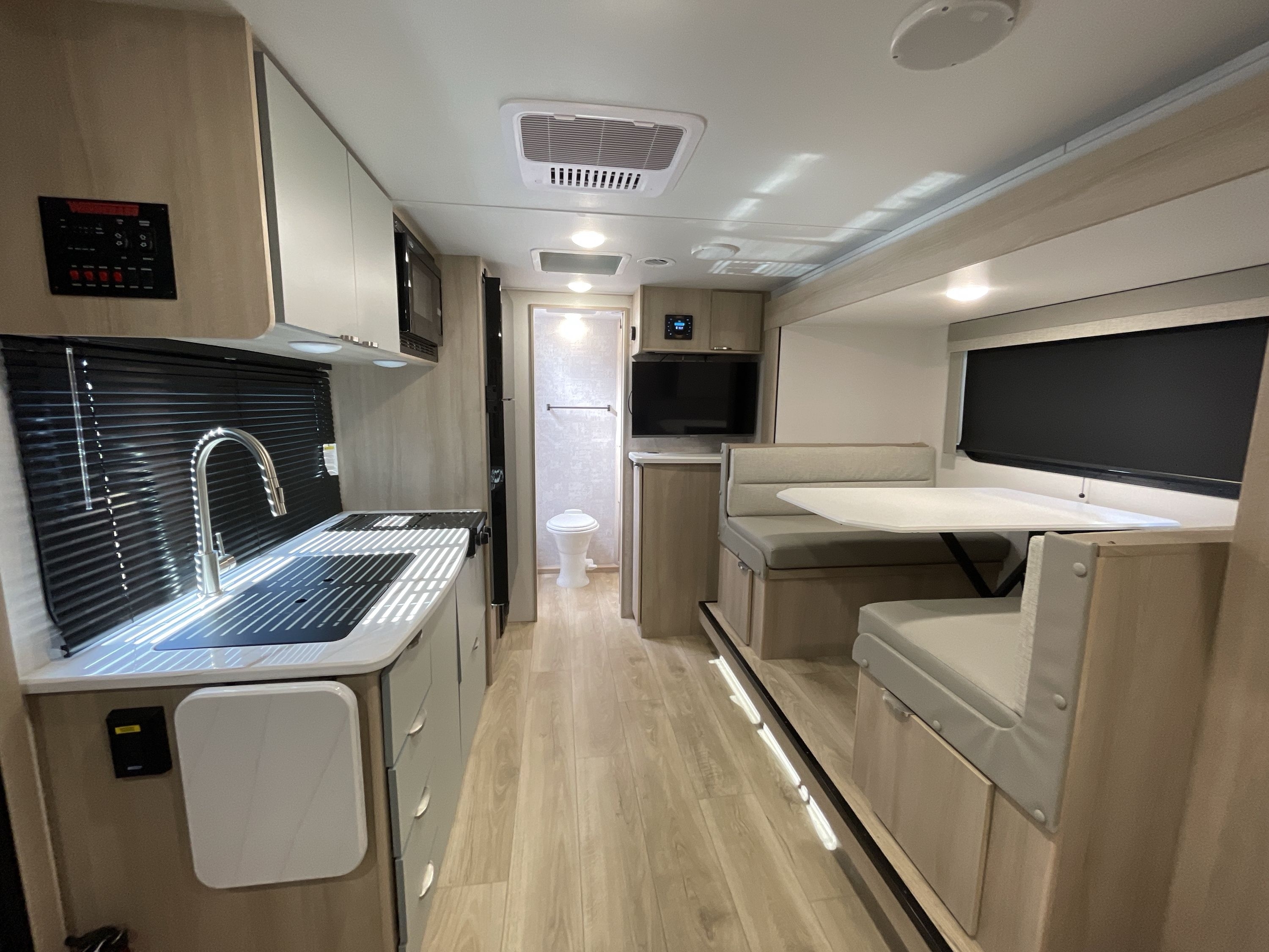 2025 Winnebago MICRO MINNIE 2108DS in tucson AZ