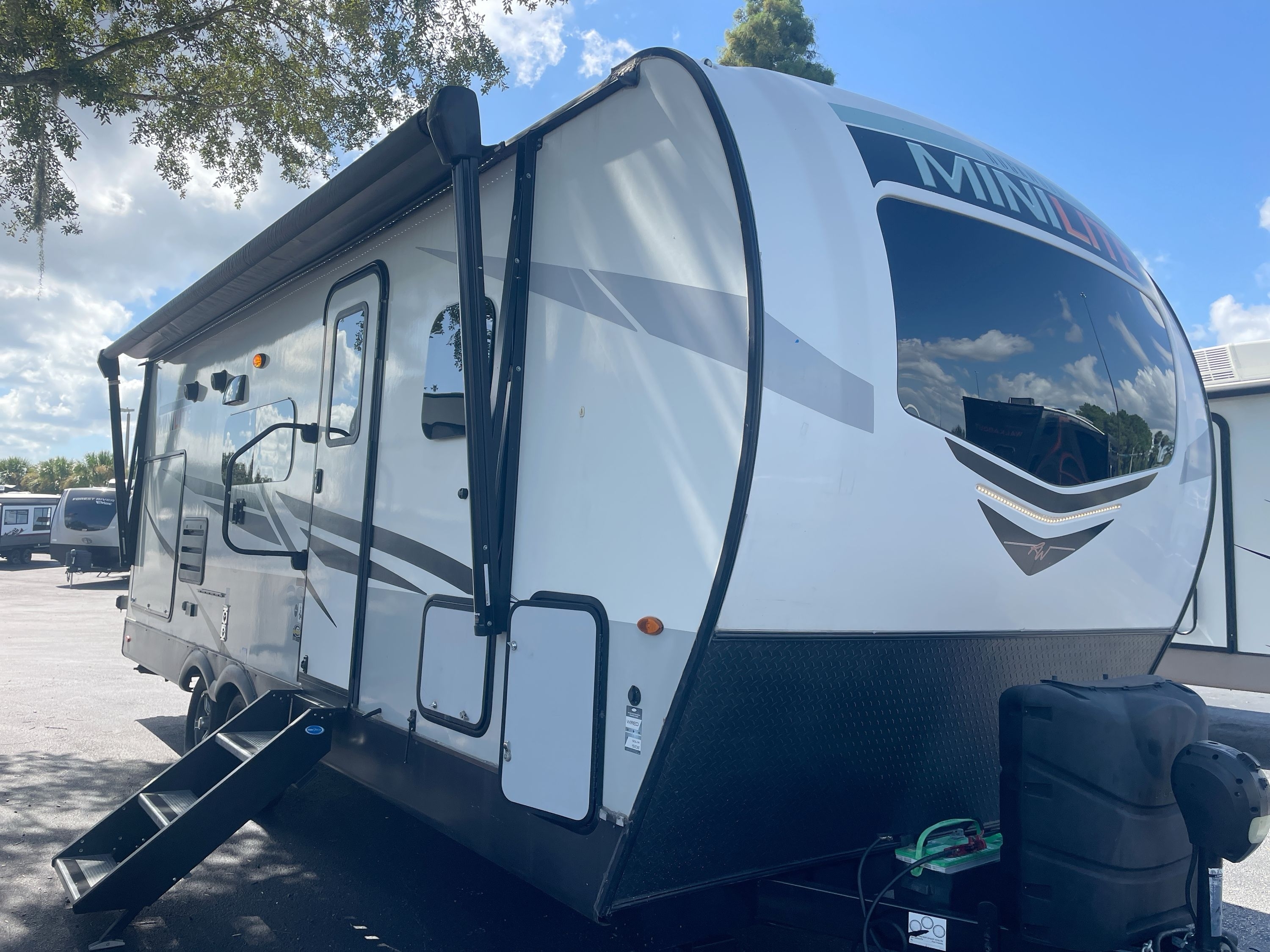 2021 Forest River ROCKWOOD MINI LITE 2507S in dover FL