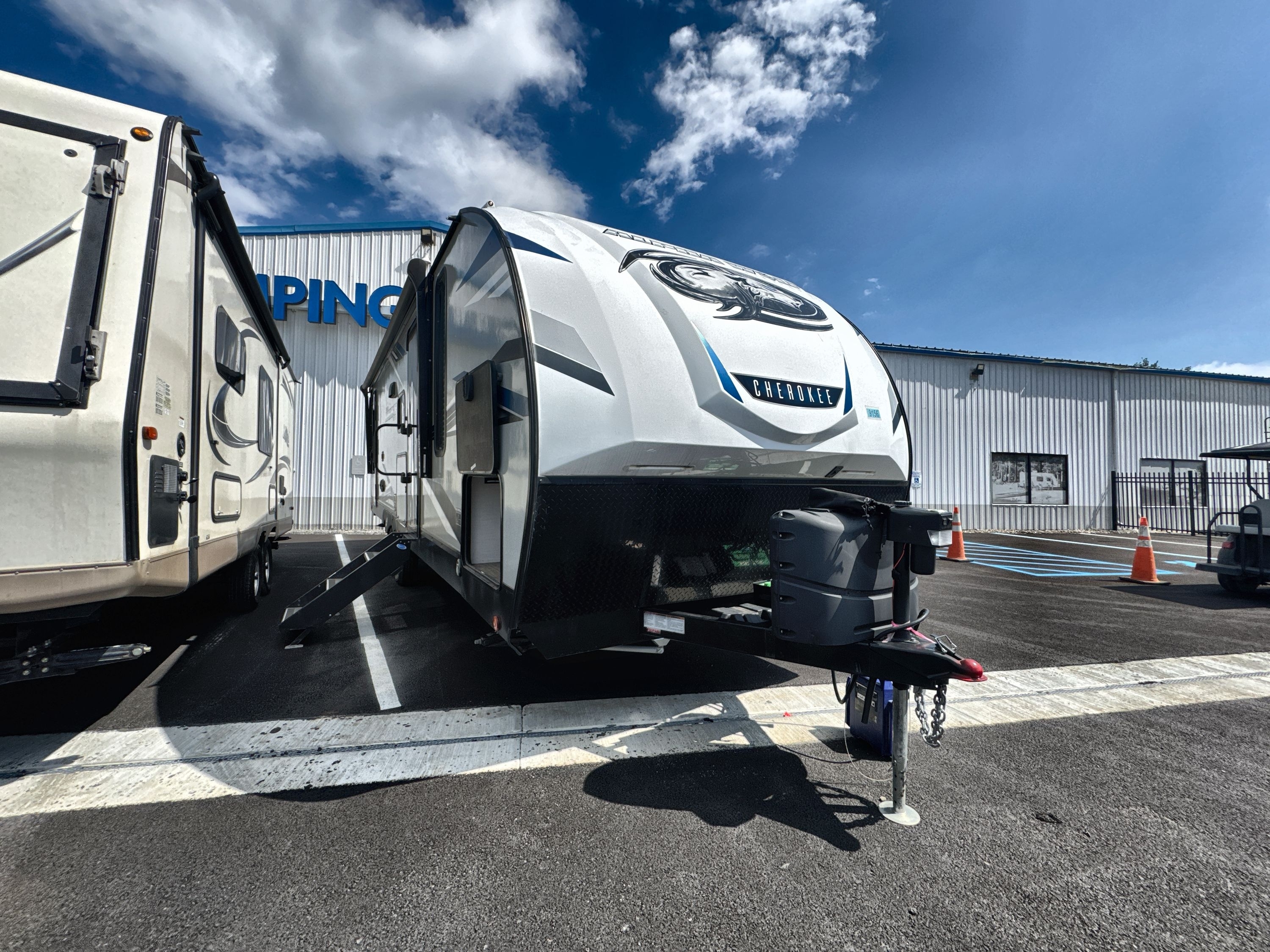 2021 Forest River ALPHA WOLF 26DBH-L RV