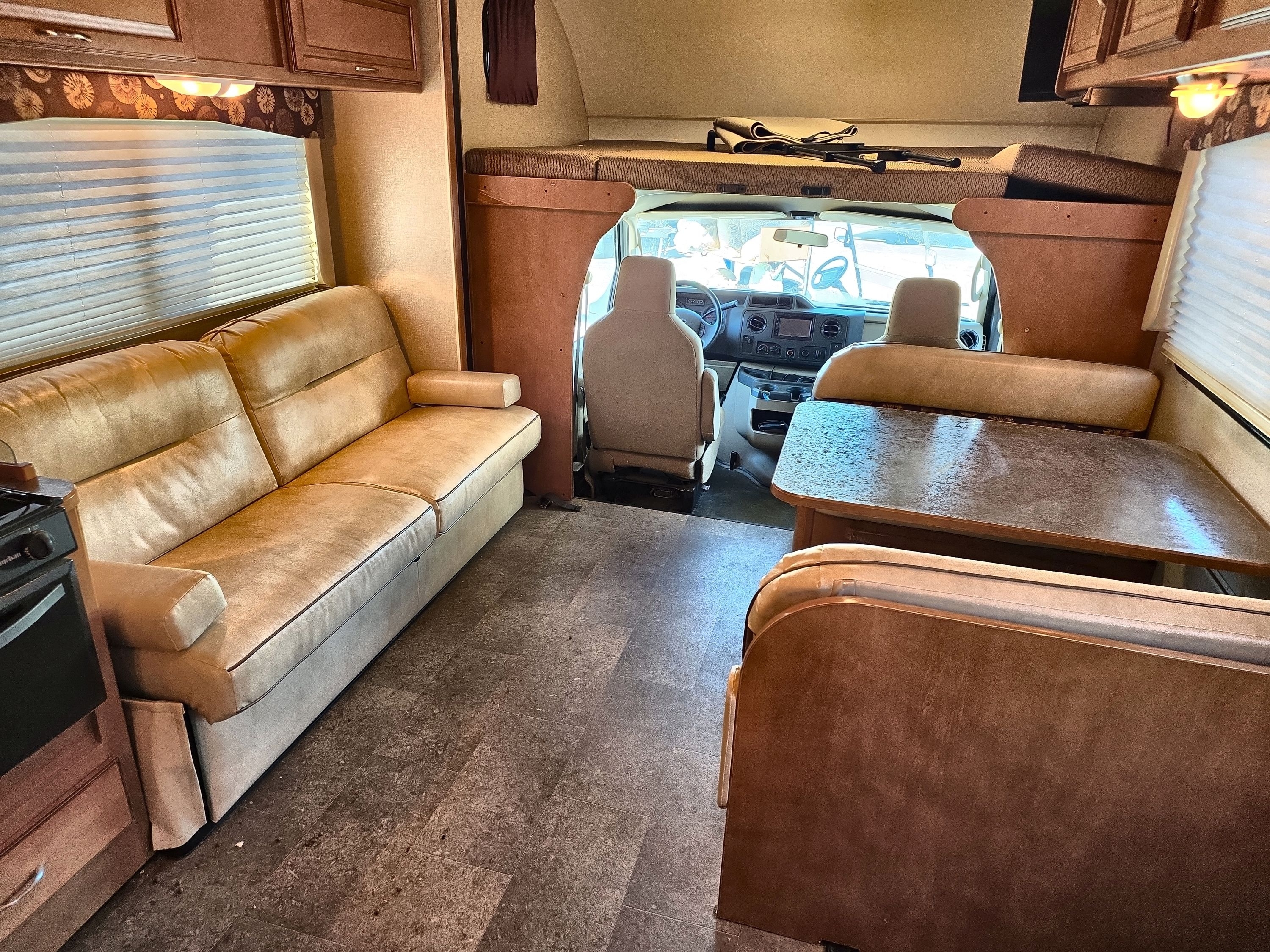 2016 Winnebago MINNIE WINNIE 31H in newhall CA