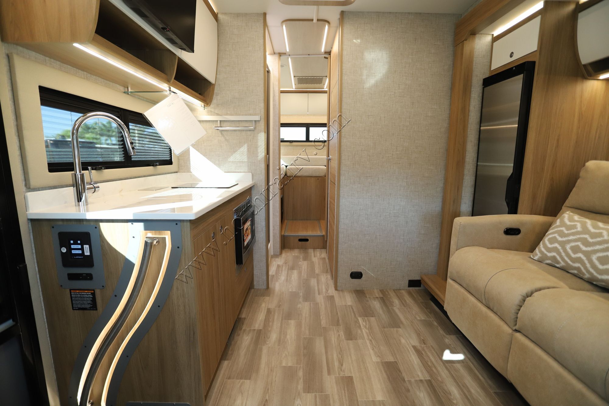 2026 Tiffin Motor Homes Wayfarer 25XLW in ft. myers FL