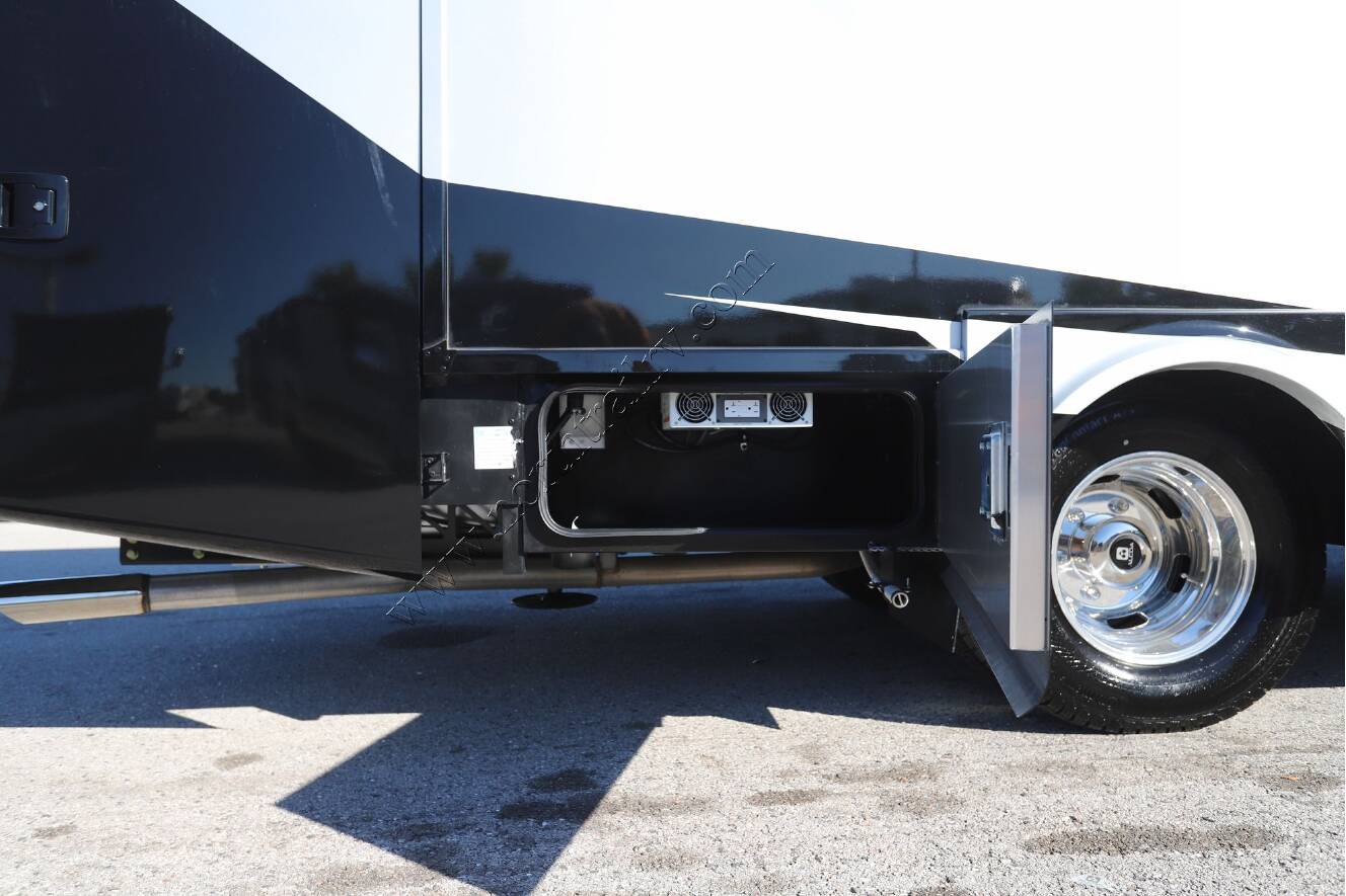 A photo of this 2026 Tiffin Motor Homes Wayfarer 25XLW