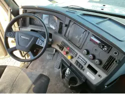 2020 FREIGHTLINER CASCADIA 126