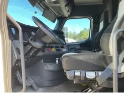 2020 FREIGHTLINER CASCADIA 126
