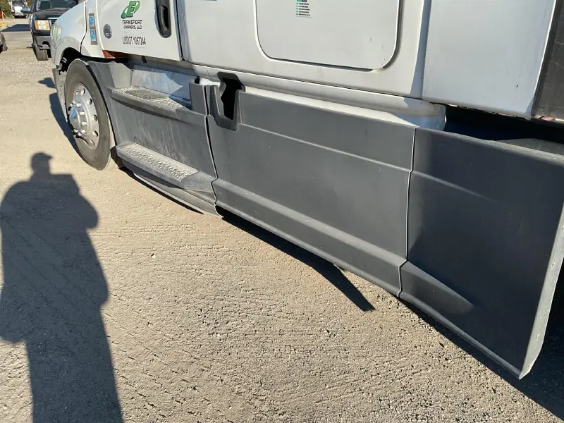 2020 FREIGHTLINER CASCADIA 126