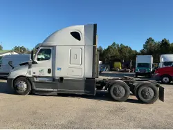 2020 FREIGHTLINER CASCADIA 126