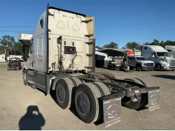 2020 FREIGHTLINER CASCADIA 126