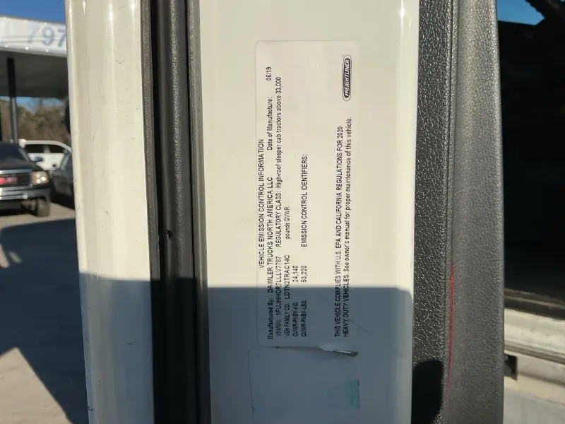 2020 FREIGHTLINER CASCADIA 126