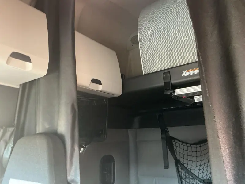 2020 FREIGHTLINER CASCADIA 126