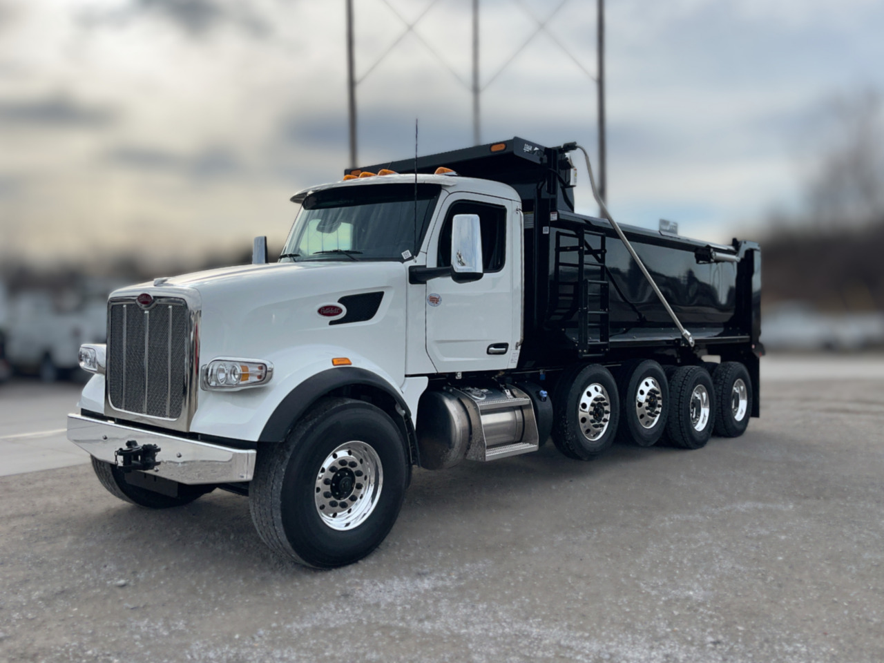 2027 PETERBILT 567 in Kansas City, MO