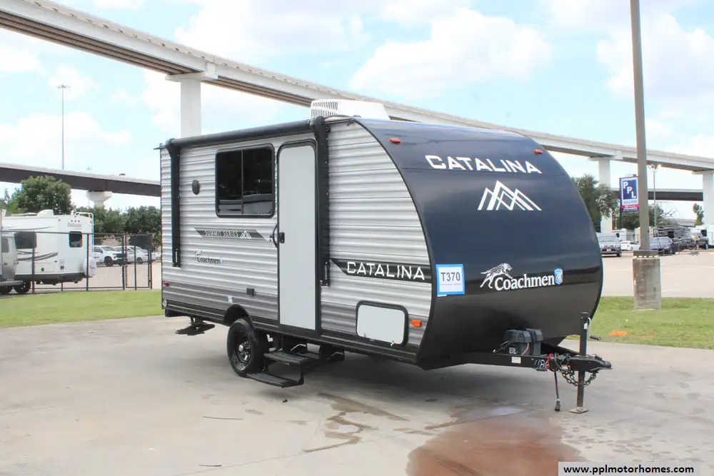 2024 Forest River Coachmen Catalina Summit 154RBX in houston TX