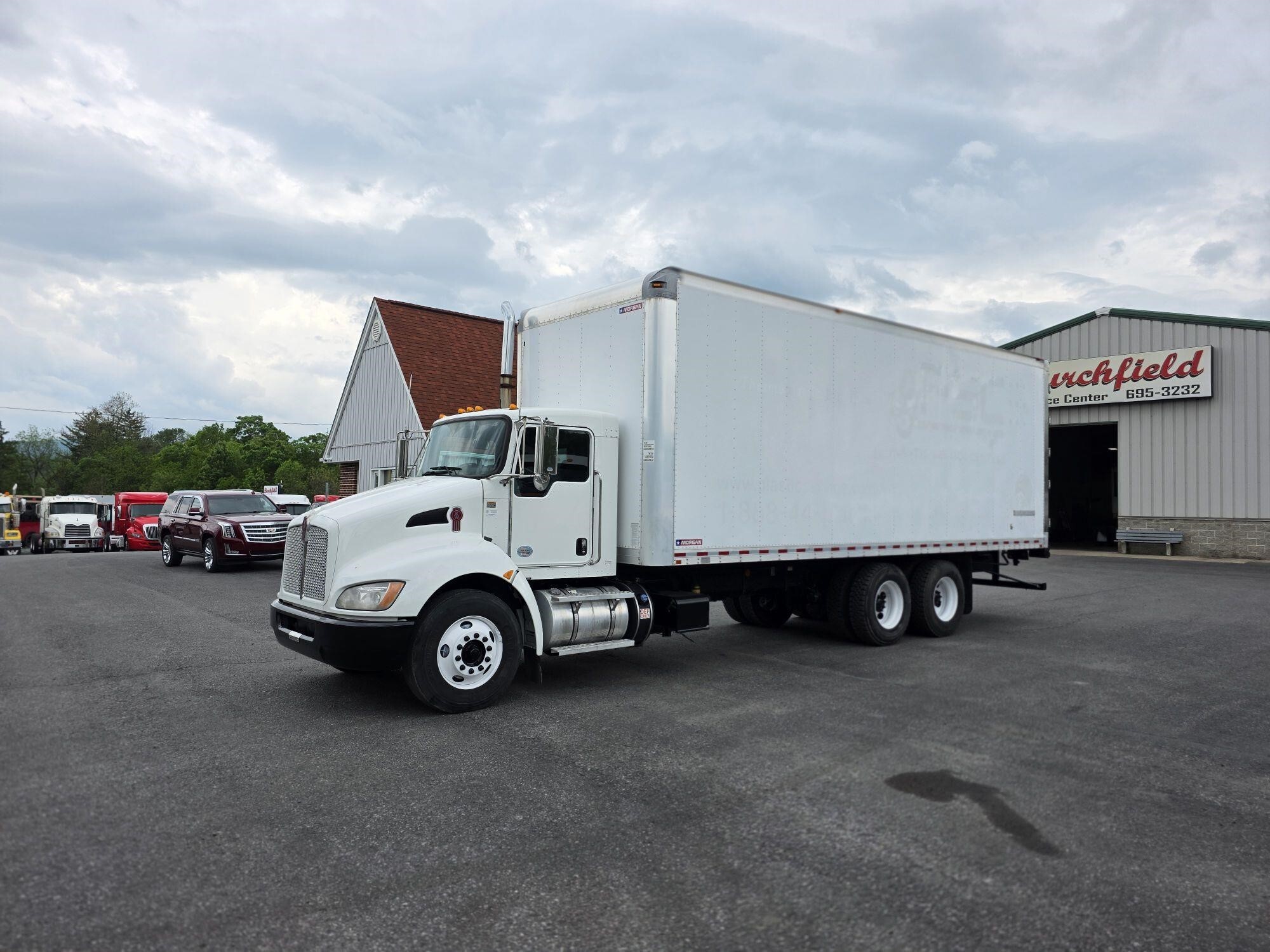 2019 KENWORTH T370 in Duncansville, PA