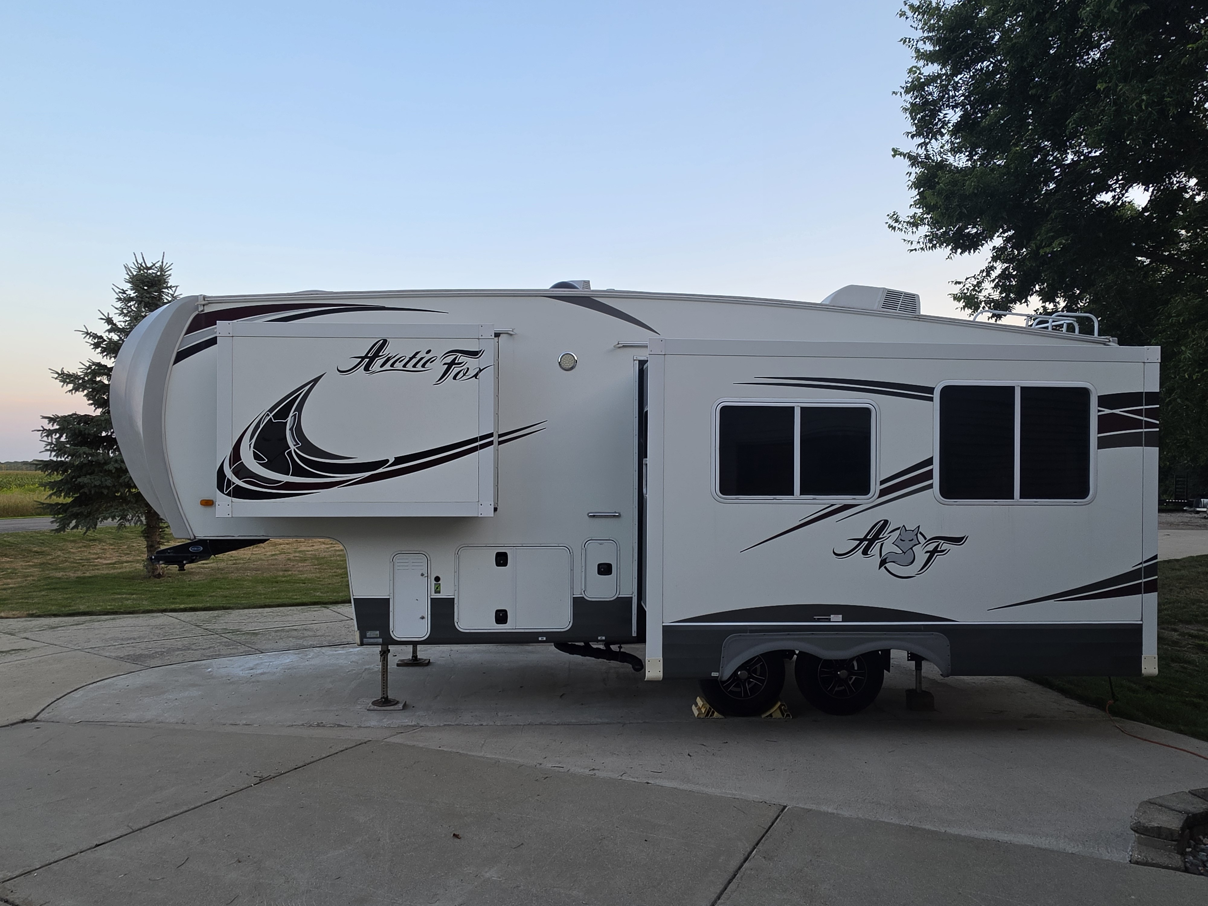 2019 Northwood Mfg ARCTIC FOX 27-5L RV