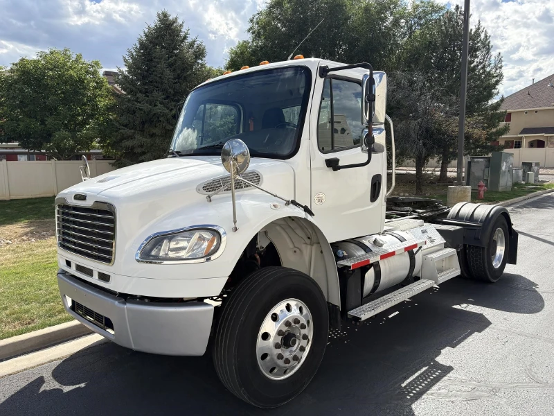 2020 FREIGHTLINER BUSINESS CLASS M2 106