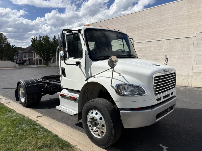 2020 FREIGHTLINER BUSINESS CLASS M2 106